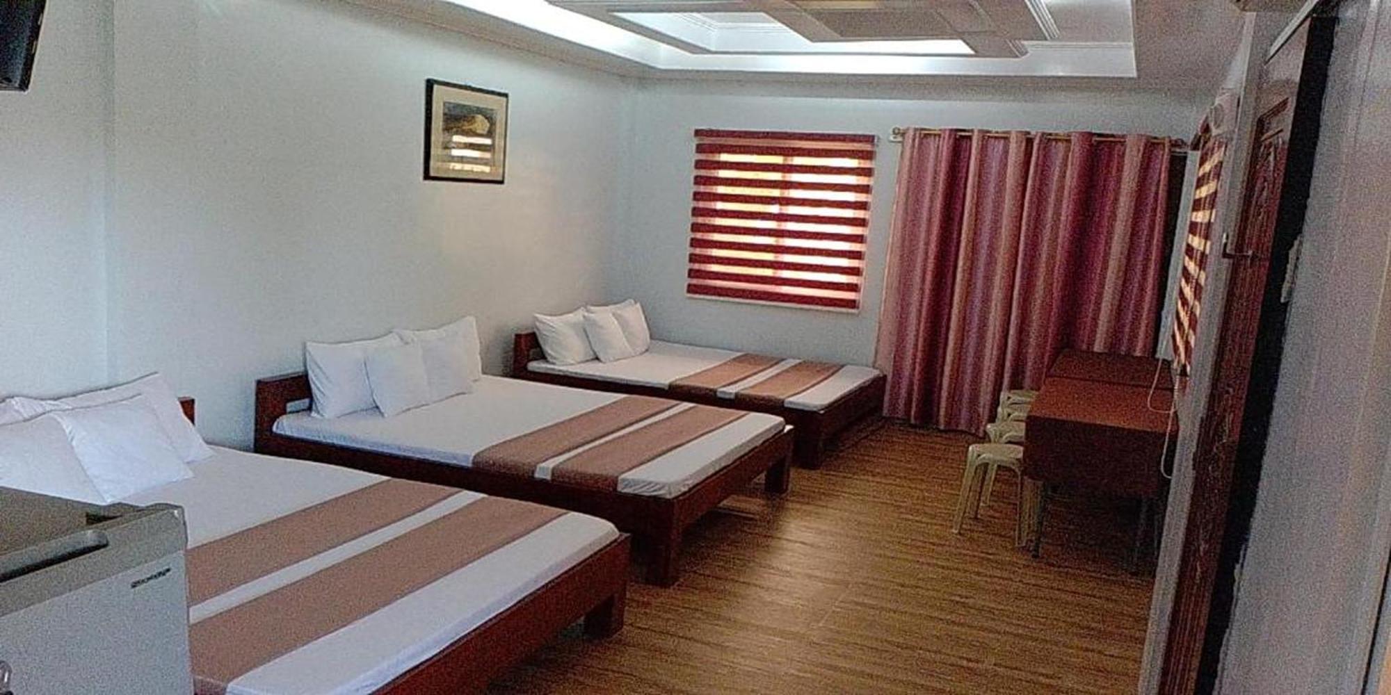 Fnt Transient House Near Hundred Islands Hotel Alaminos Exterior photo
