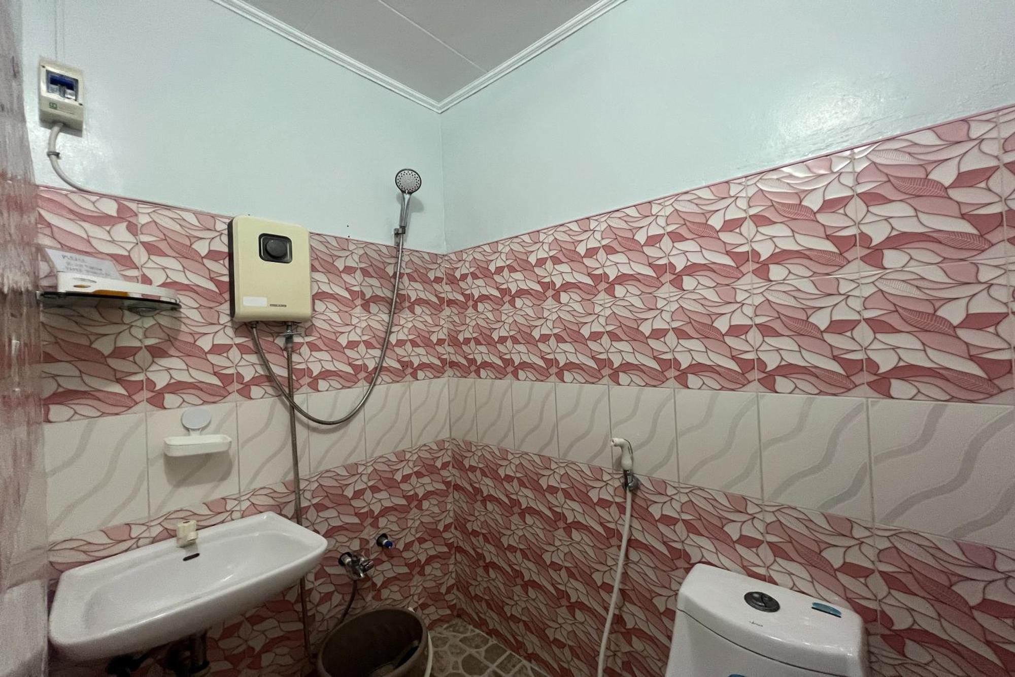Fnt Transient House Near Hundred Islands Hotel Alaminos Exterior photo